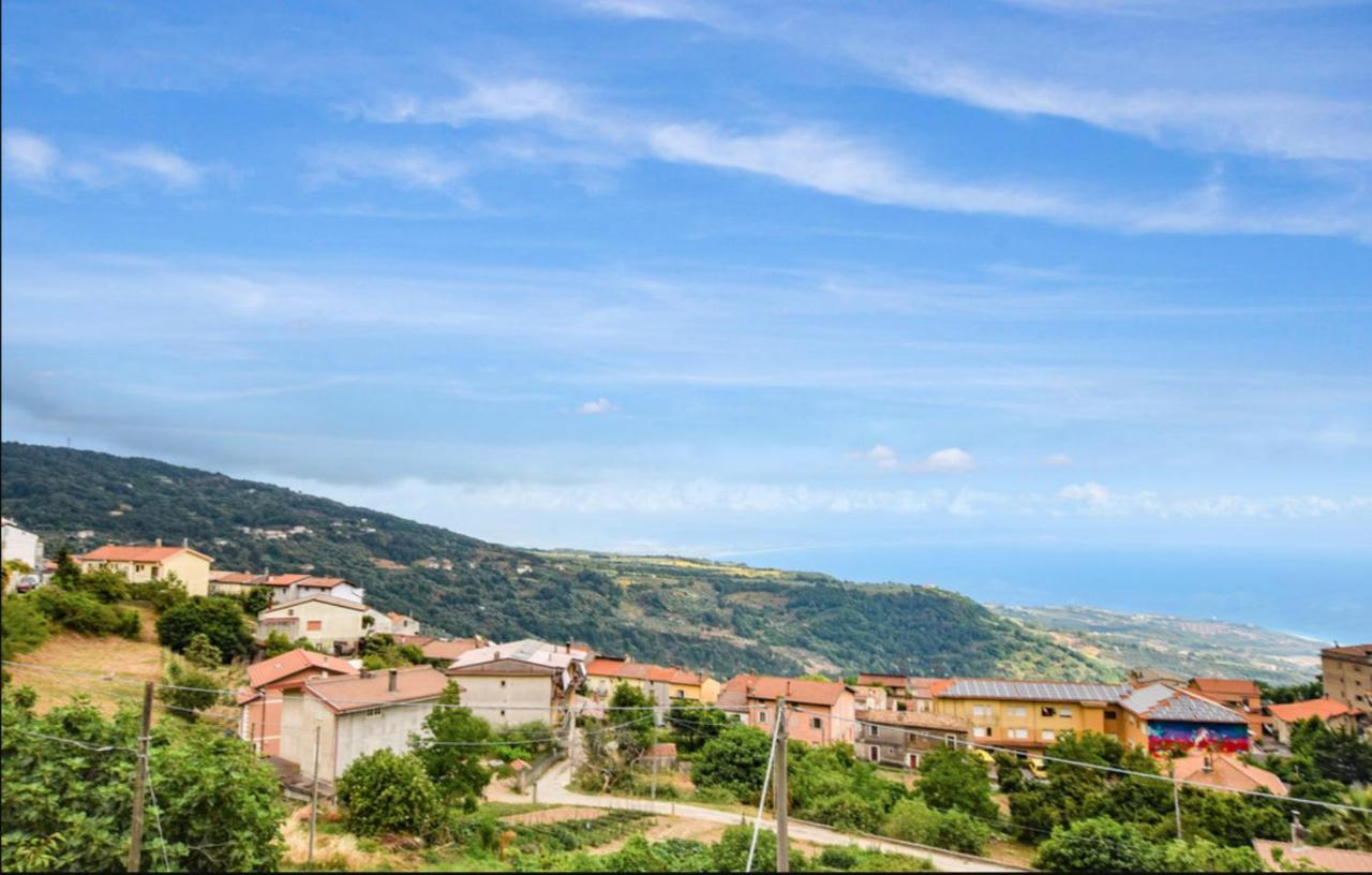 Confortevole E Spazioso Appartamento 100Mq A Falerna Con Vista Panoramica Sul Golfo Con Free Wifi E Smart Tv 外观 照片